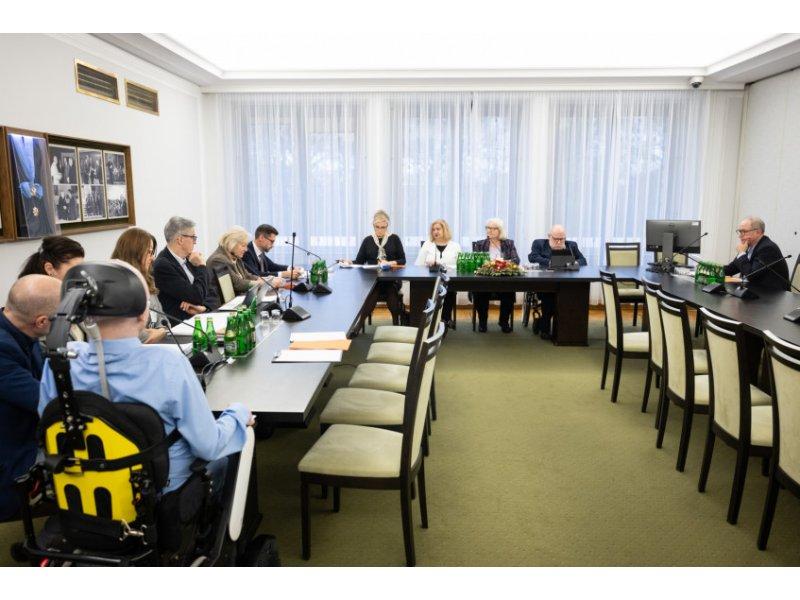 Co się stanie, jeśli senat odrzuci ustawę? Analiza potencjalnych skutków