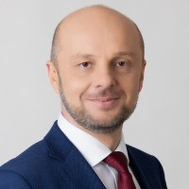 Sukcesy i kontrowersje w kadencji