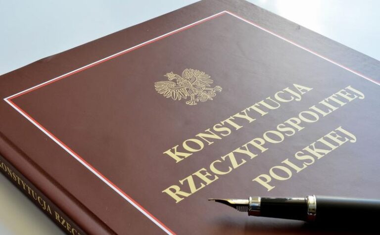 Kto ma prawo zmienić konstytucję RP? Przyjrzyjmy się procesowi i jego uczestnikom