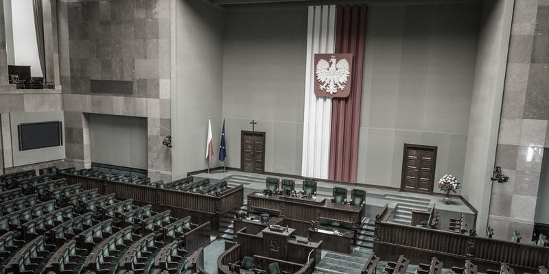 Dzisiaj w Sejmie: najważniejsze wydarzenia i debaty, które musisz znać
